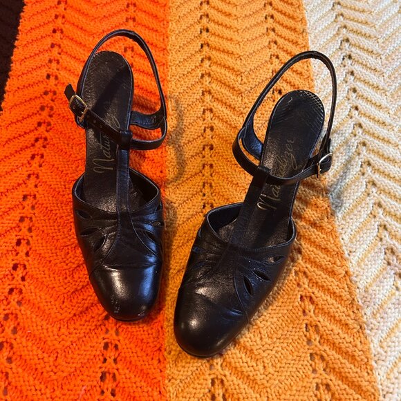 Naturalizer T-strap Black Heels - Picture 5 of 16